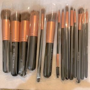 Makeup brushes